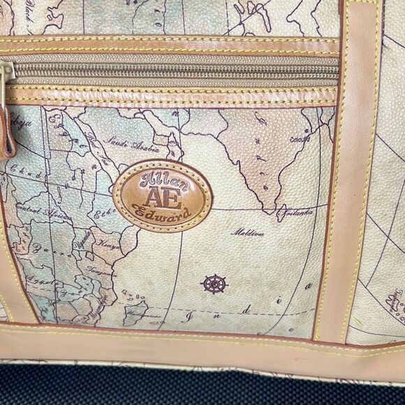 Allen Edward AE Vinyl World World Map Travel Bag - Picture 2 of 9